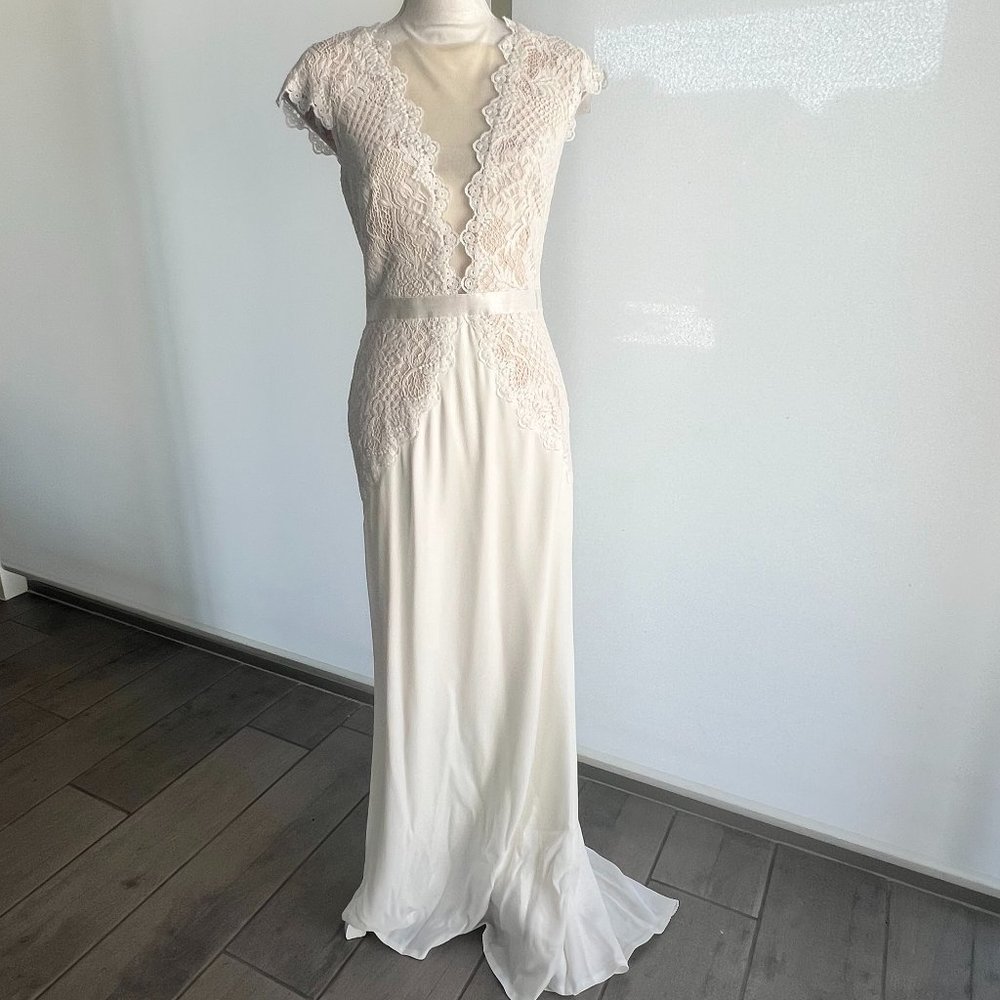 NWT Tadashi Shoji Bridal cream deep v gown